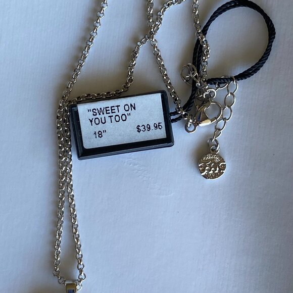 Butler FAC Emerald Green Crystal Silver Tone Necklace - Picture 7 of 8